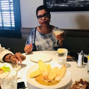 Meet your Posher, Yolanda